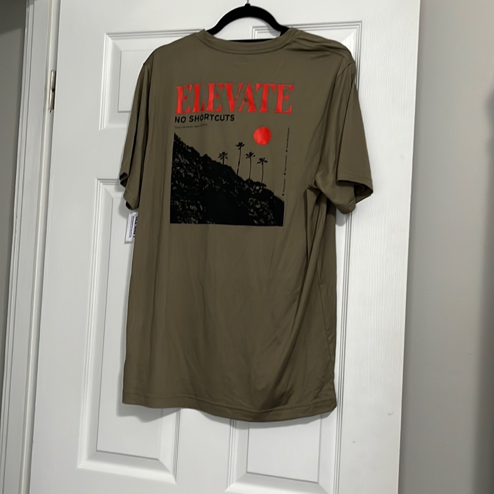 NWT Old Navy Active Green Tee L